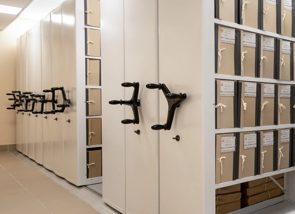 Мобильные стеллажи