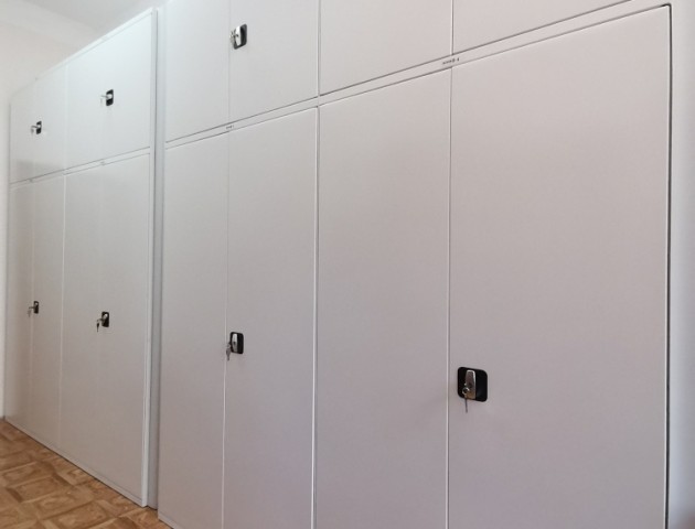 шкафы с дверями в фондохранилище